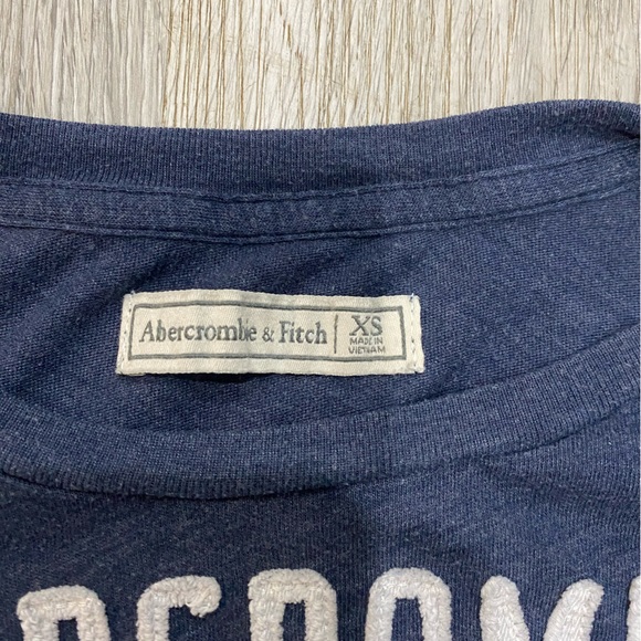 Abercrombie And Fitch Logo Embroidered Tee - Picture 4 of 4